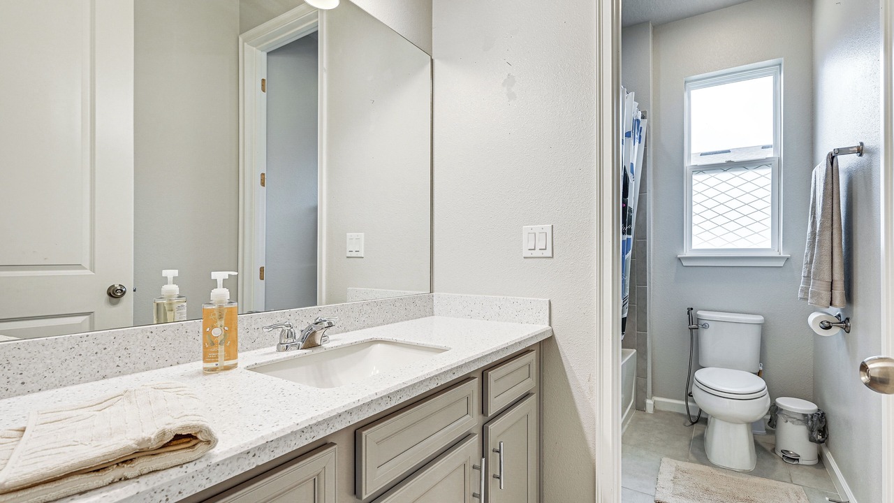 Photo of Bathroom in Valrico