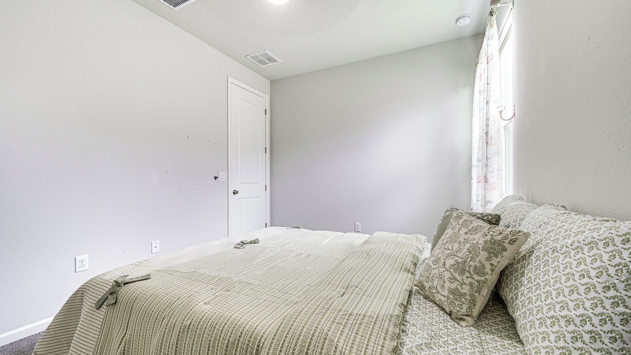 Photo of Bedroom in Valrico