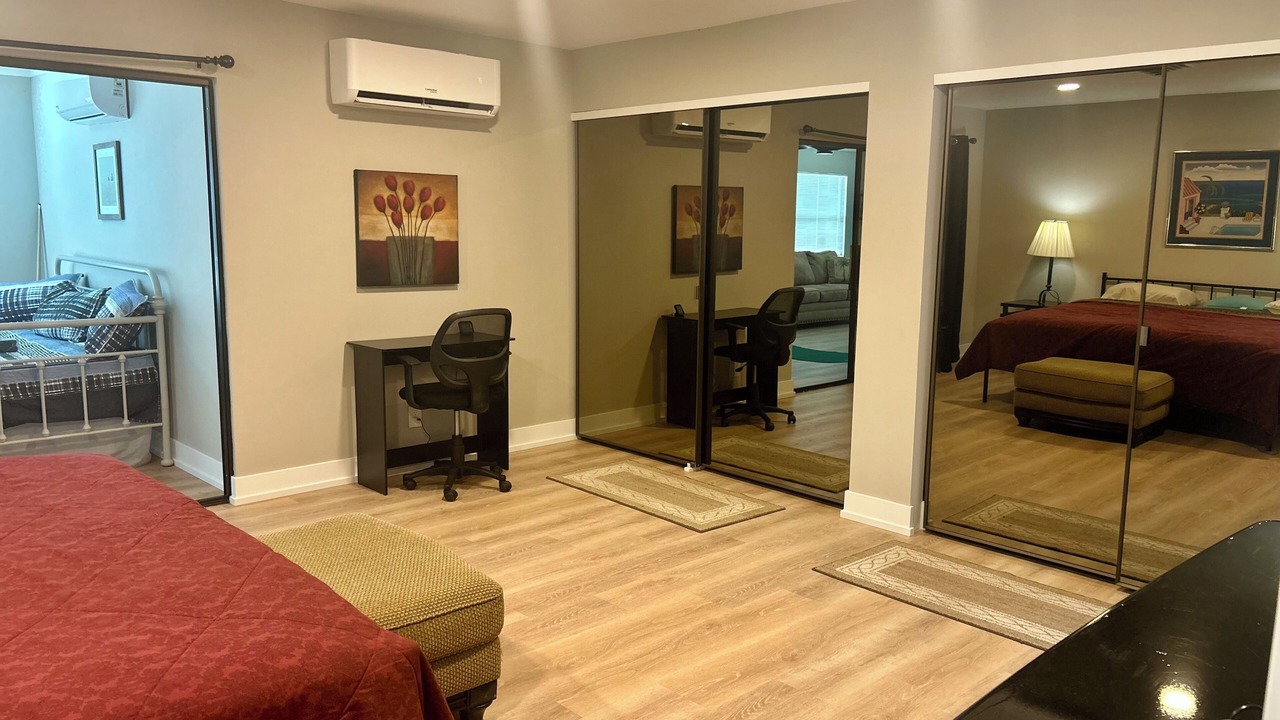 Photo of Bedroom in Warm Mineral Springs