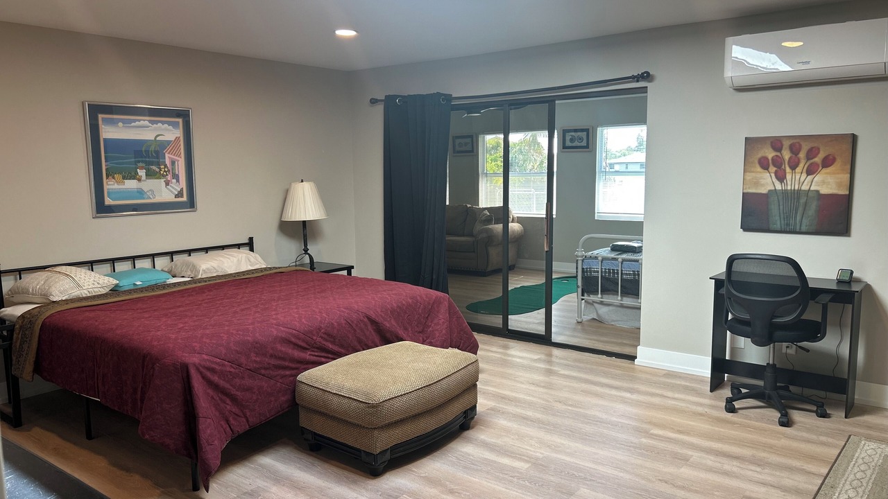 Photo of Bedroom in Warm Mineral Springs