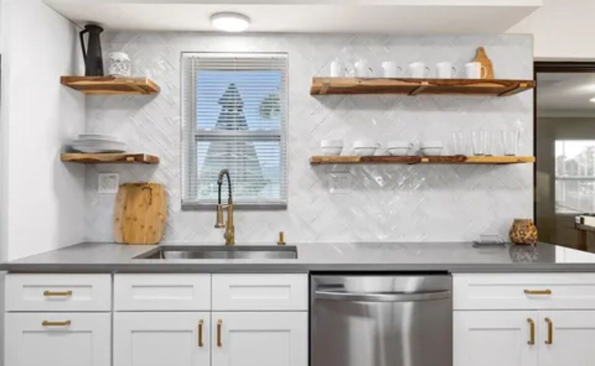 Photo of Kitchen in Warm Mineral Springs