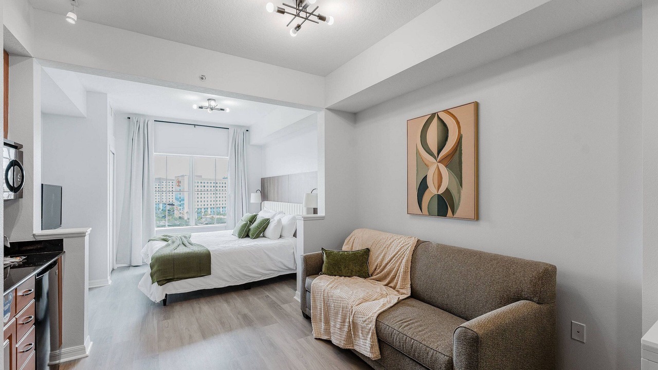 Photo of Livingroom in Florida Center