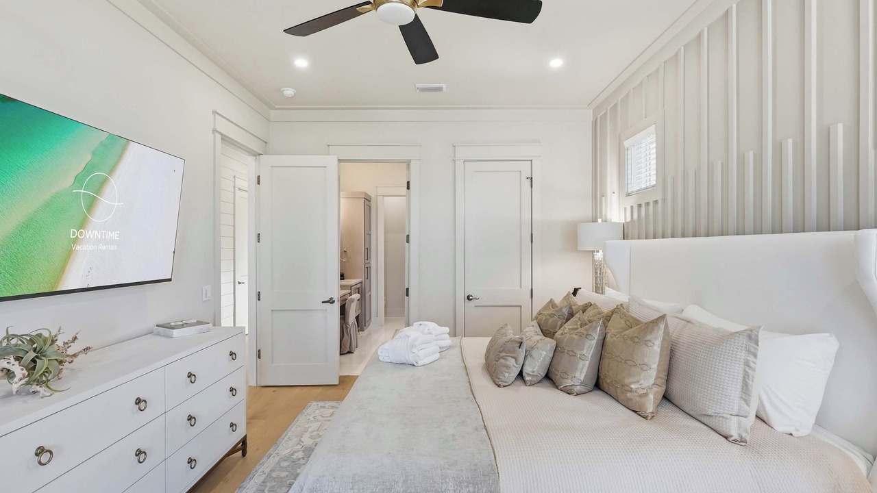 Photo of Bedroom in Hollywood Beach