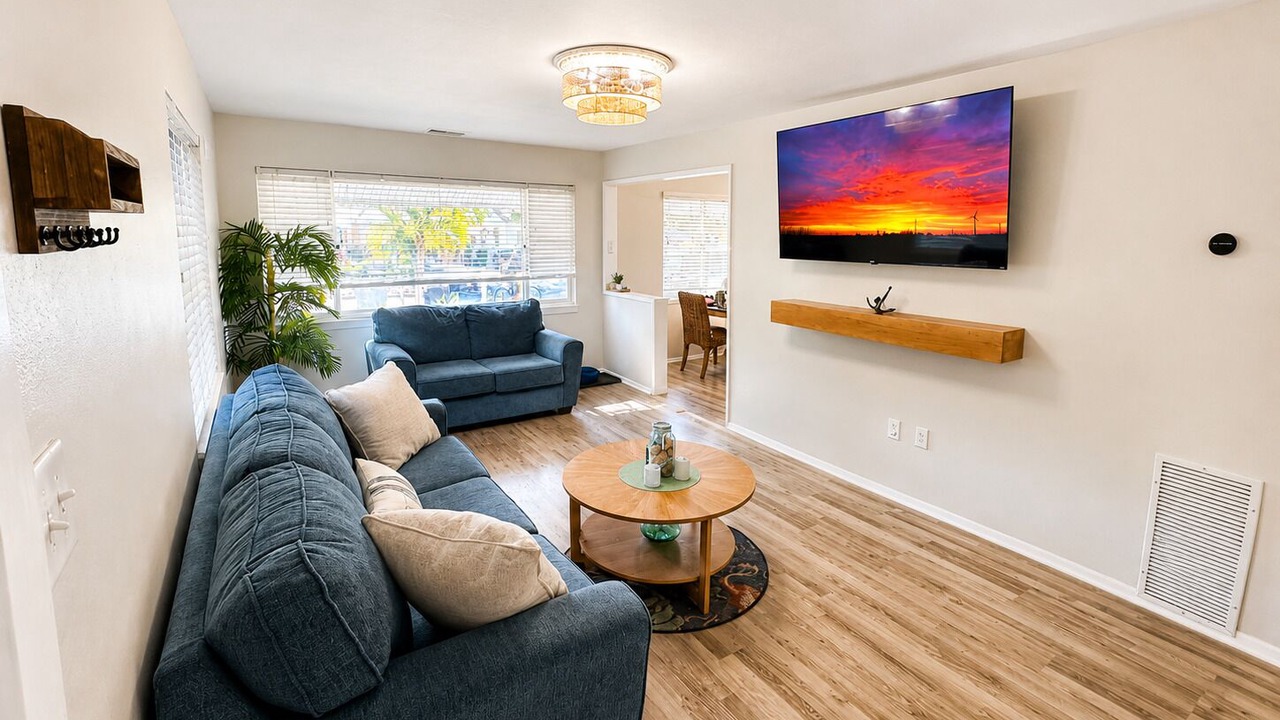 Photo of Livingroom in Bayview