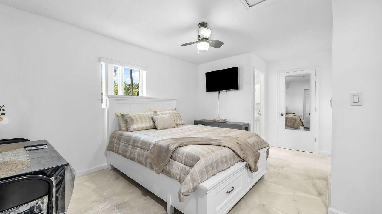 Photo of Bedroom in Lauderhill