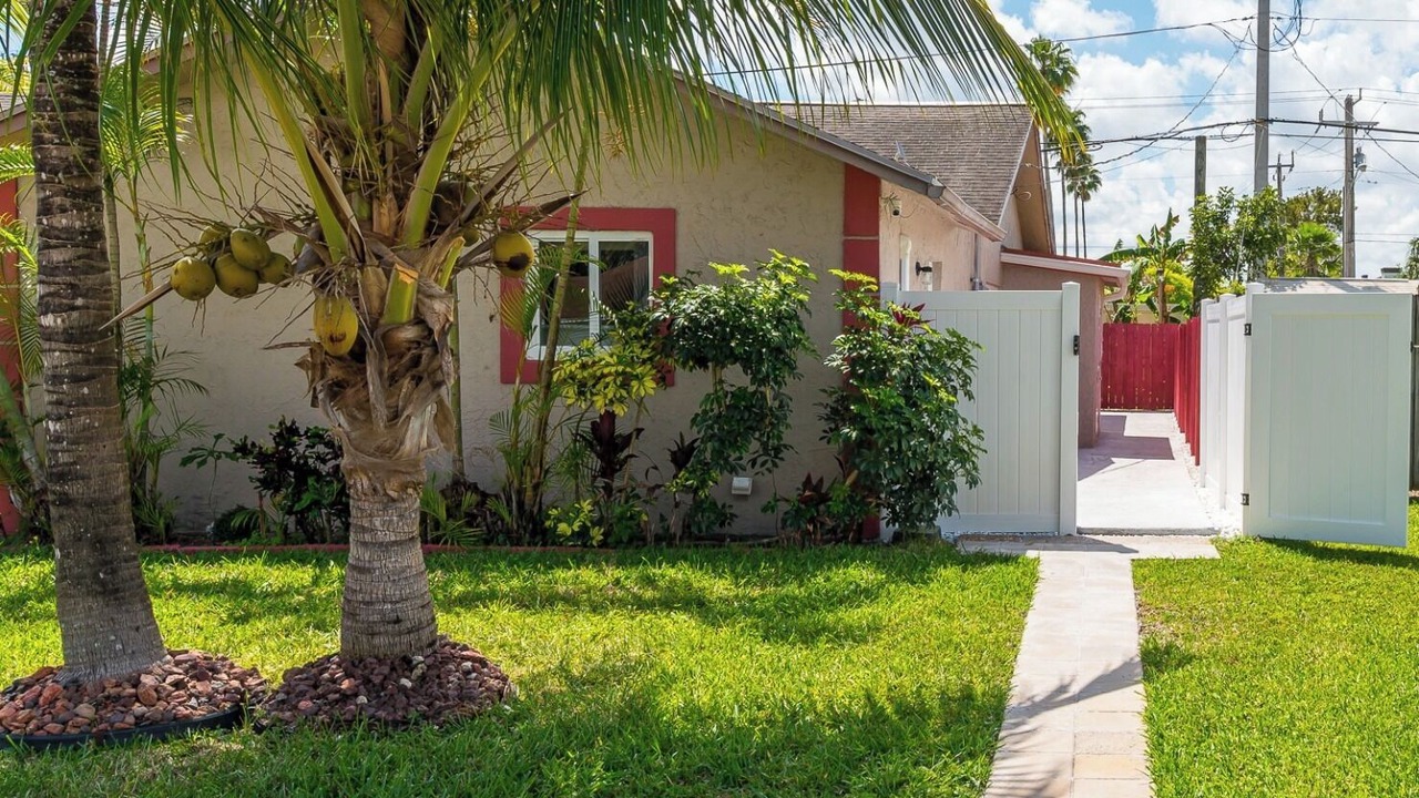 Photo of Outdoor in Lauderhill