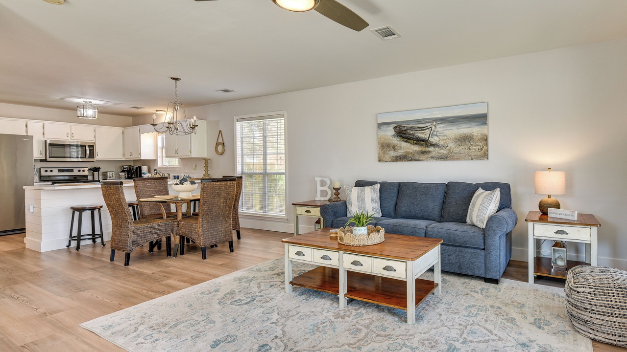 Photo of Livingroom in Gulfview Heights