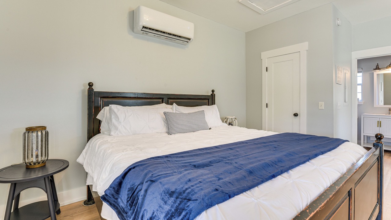 Photo of Bedroom in Gulfview Heights