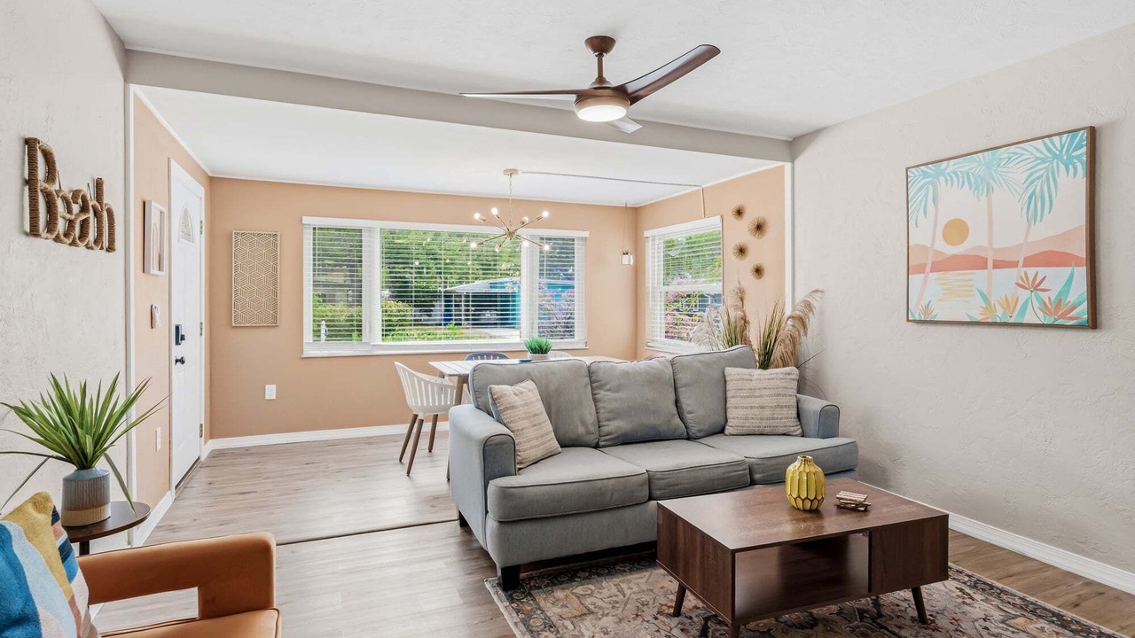 Photo of Livingroom in South Pinellas Community Council