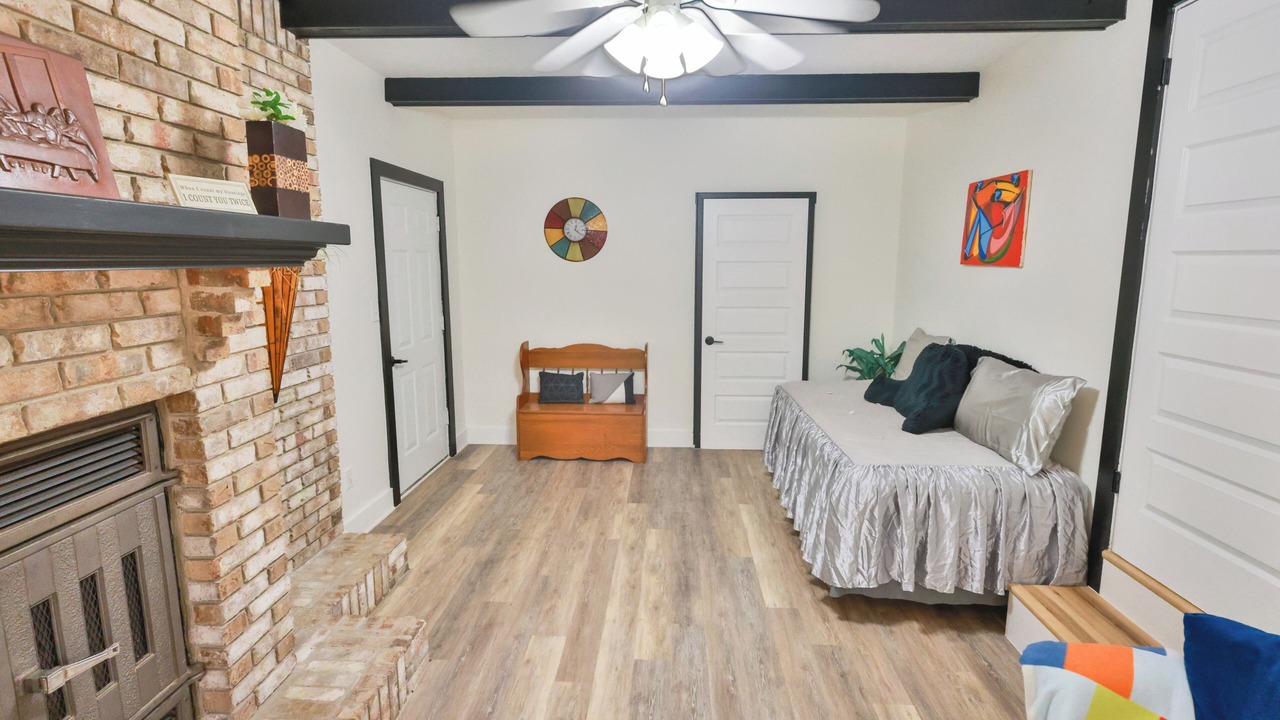 Photo of Bedroom in Scenic Heights