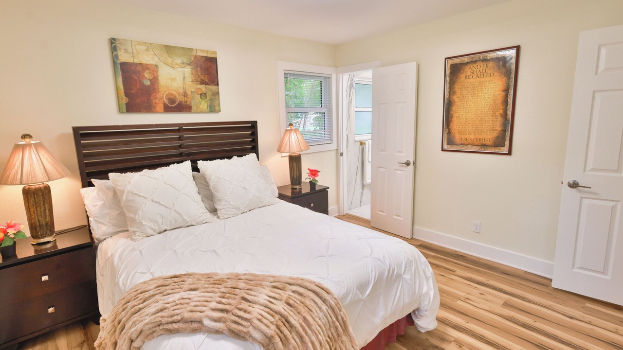 Photo of Bedroom in Scenic Heights