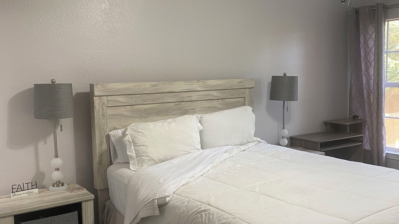 Photo of Bedroom in Bay Crest Park