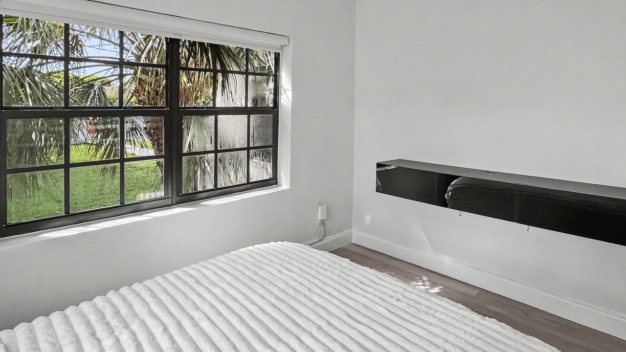 Photo of Bedroom in Ludlam