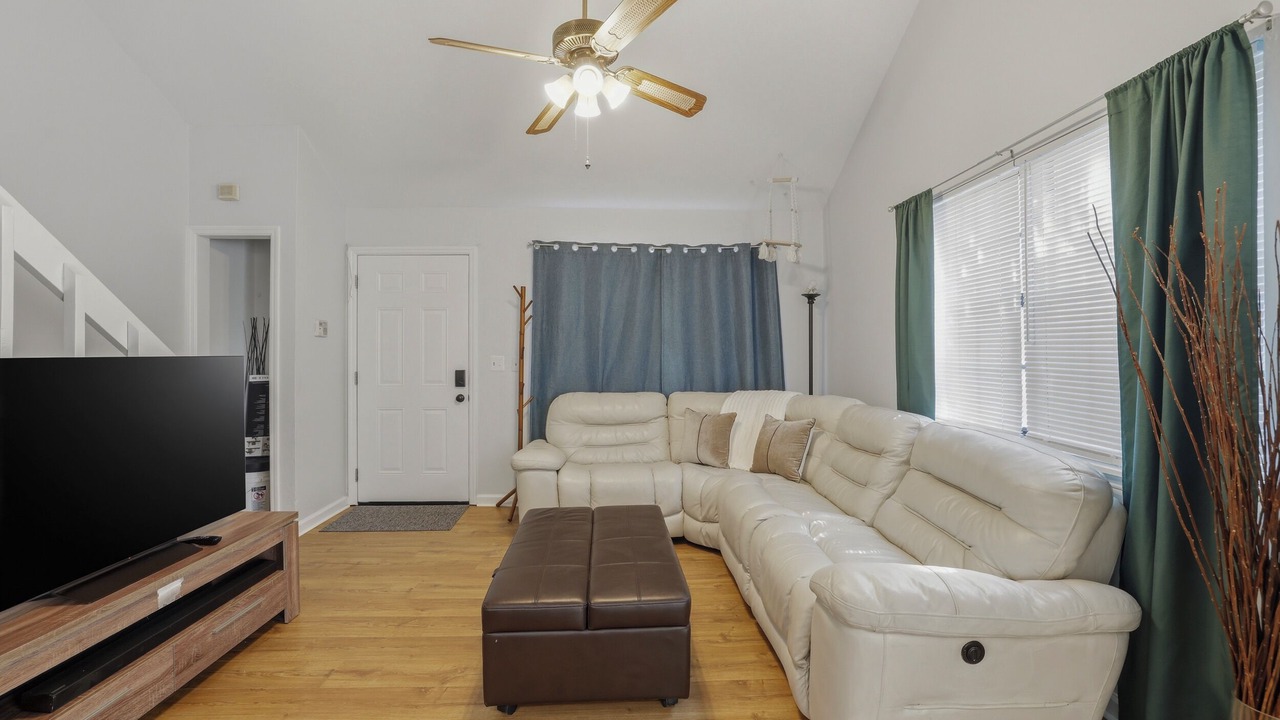 Photo of Livingroom in Tallahassee