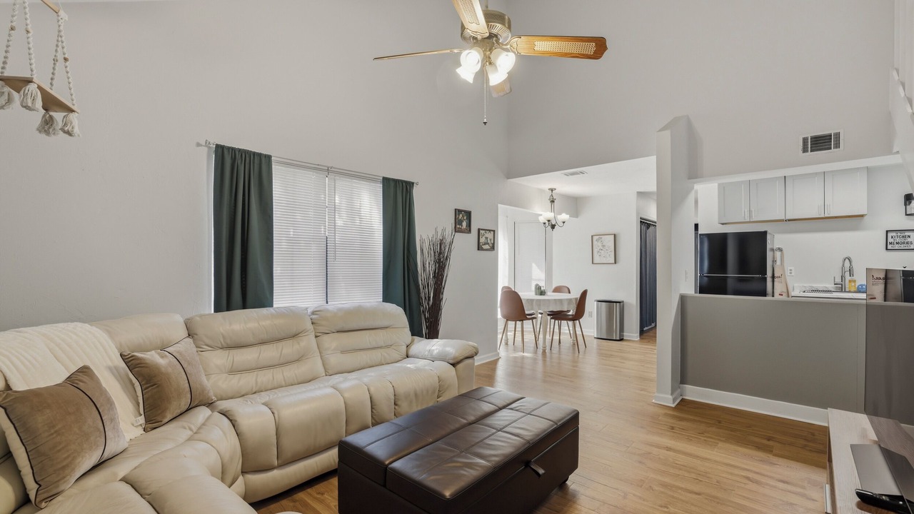 Photo of Livingroom in Tallahassee