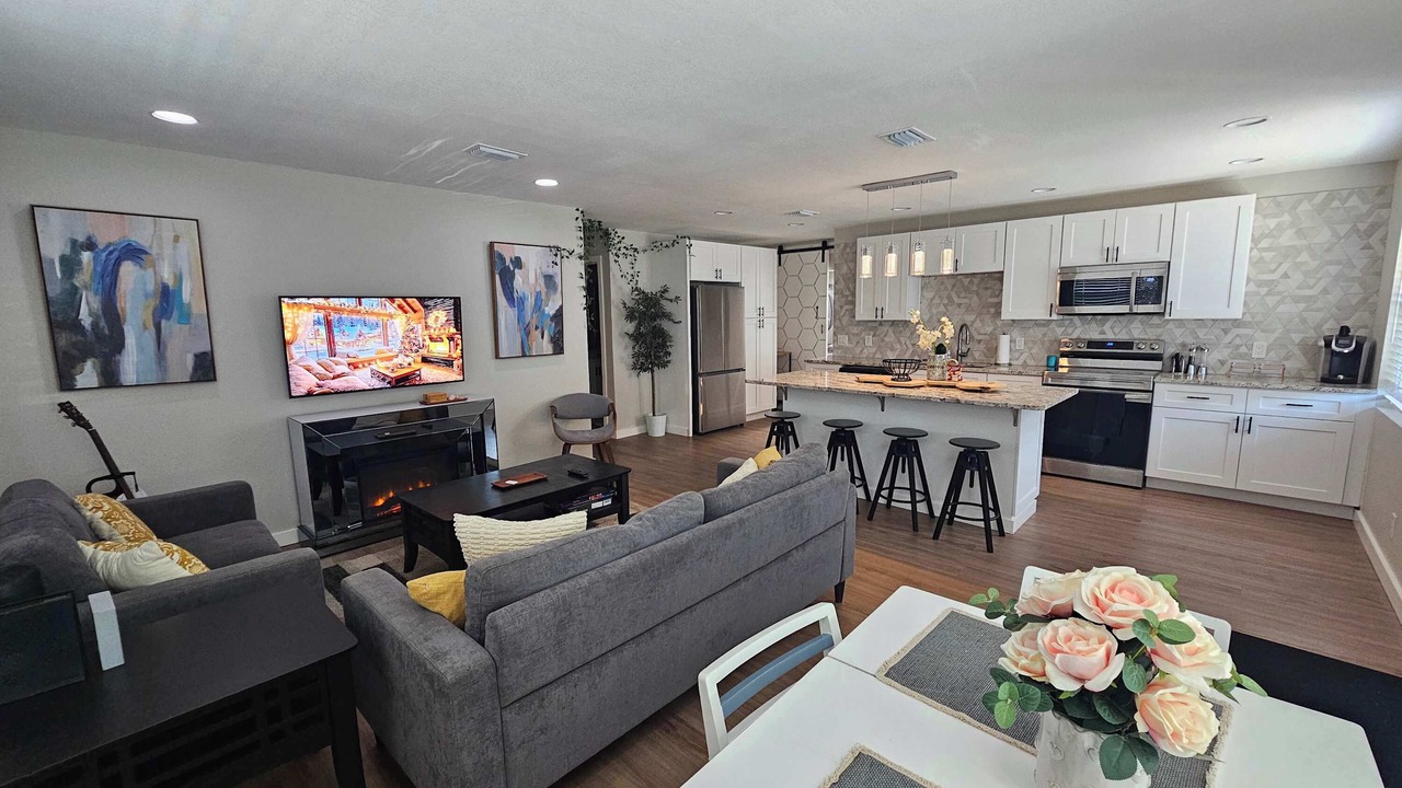 Photo of Livingroom in Port Tampa City