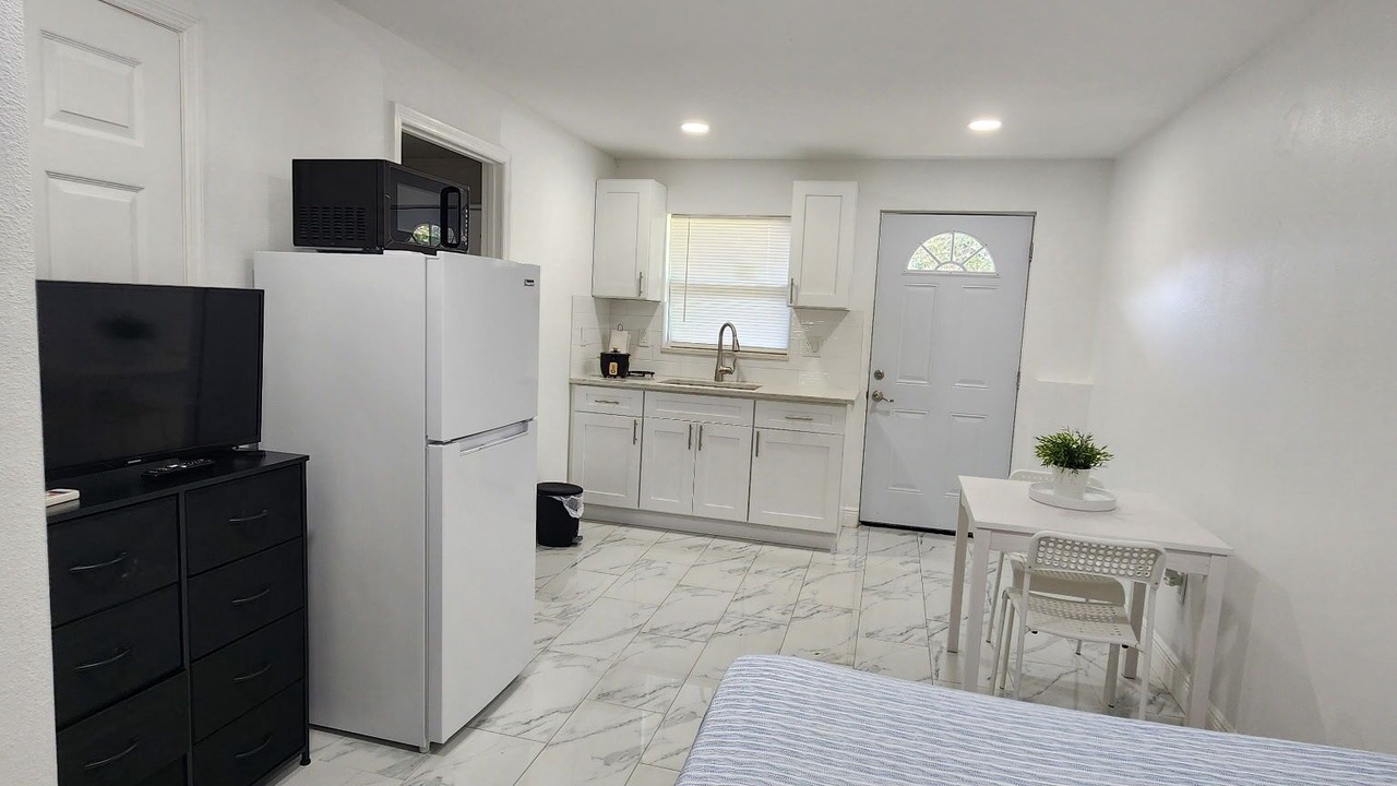 Photo of Bedroom in Egypt Lake-Leto