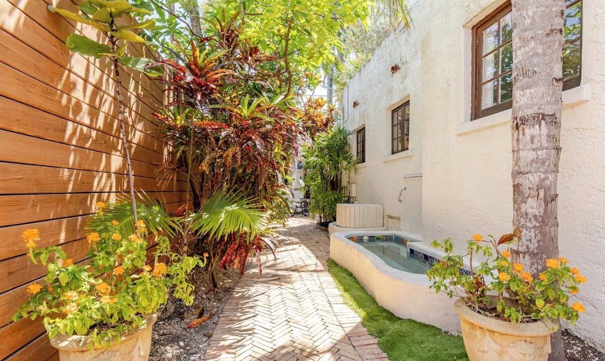 Photo of Outdoor in Northeast Coconut Grove