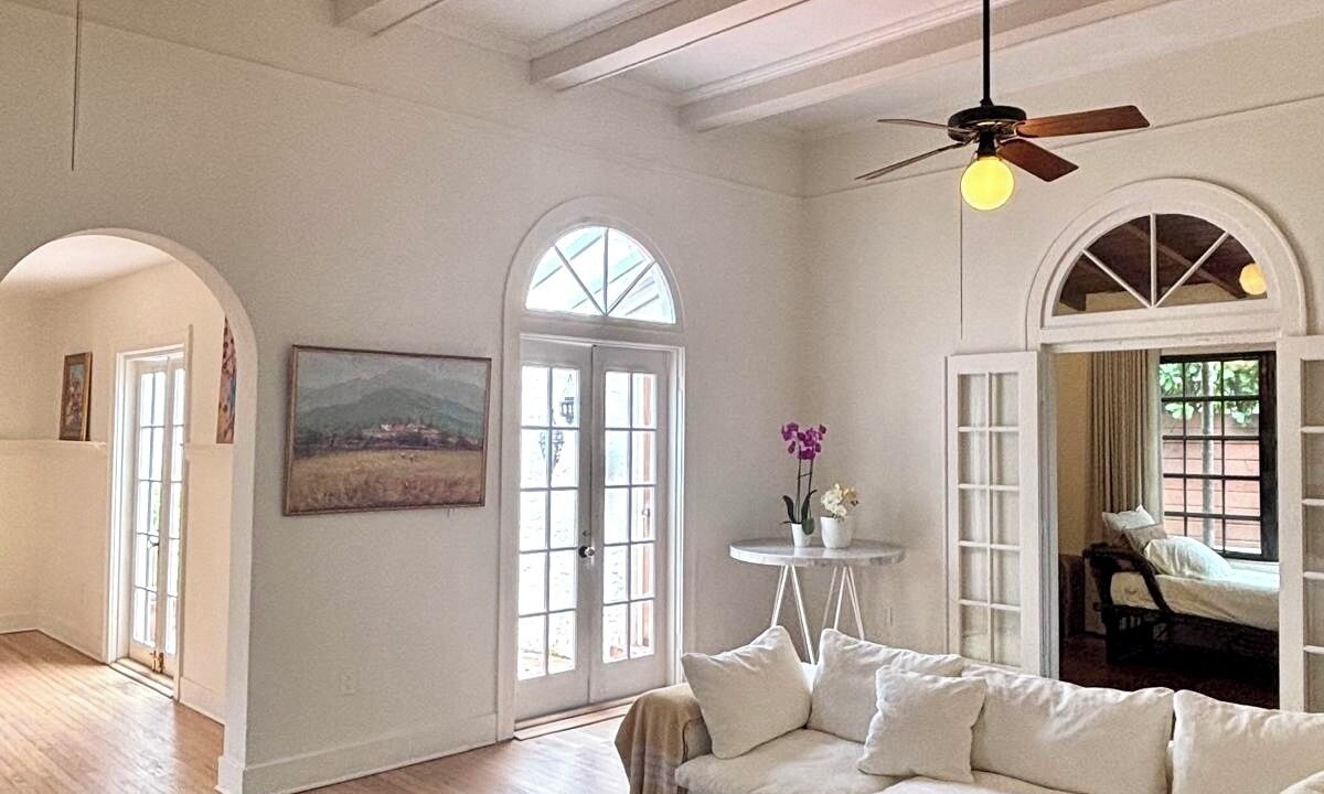 Photo of Livingroom in Northeast Coconut Grove