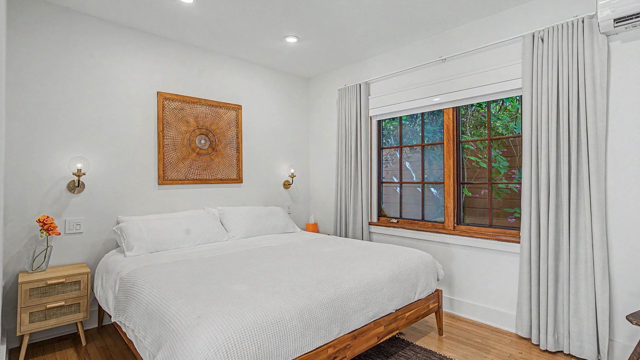 Photo of Bedroom in Northeast Coconut Grove