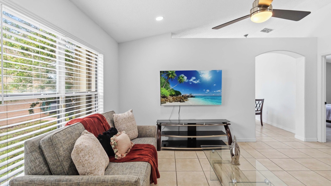 Photo of Livingroom in Lakeside Estates