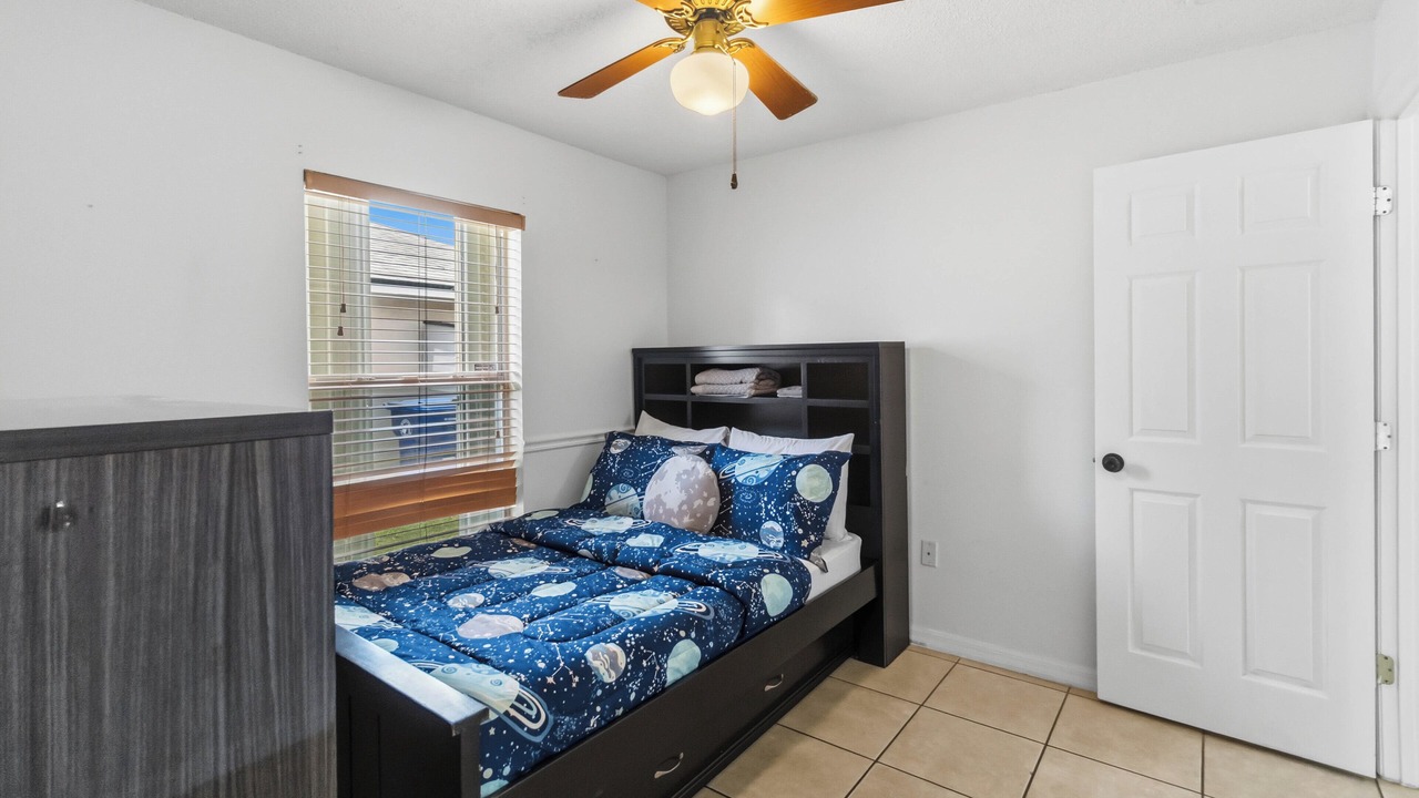 Photo of Bedroom in Lakeside Estates