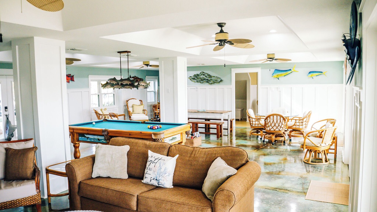 Photo of Livingroom in Crystal Shores