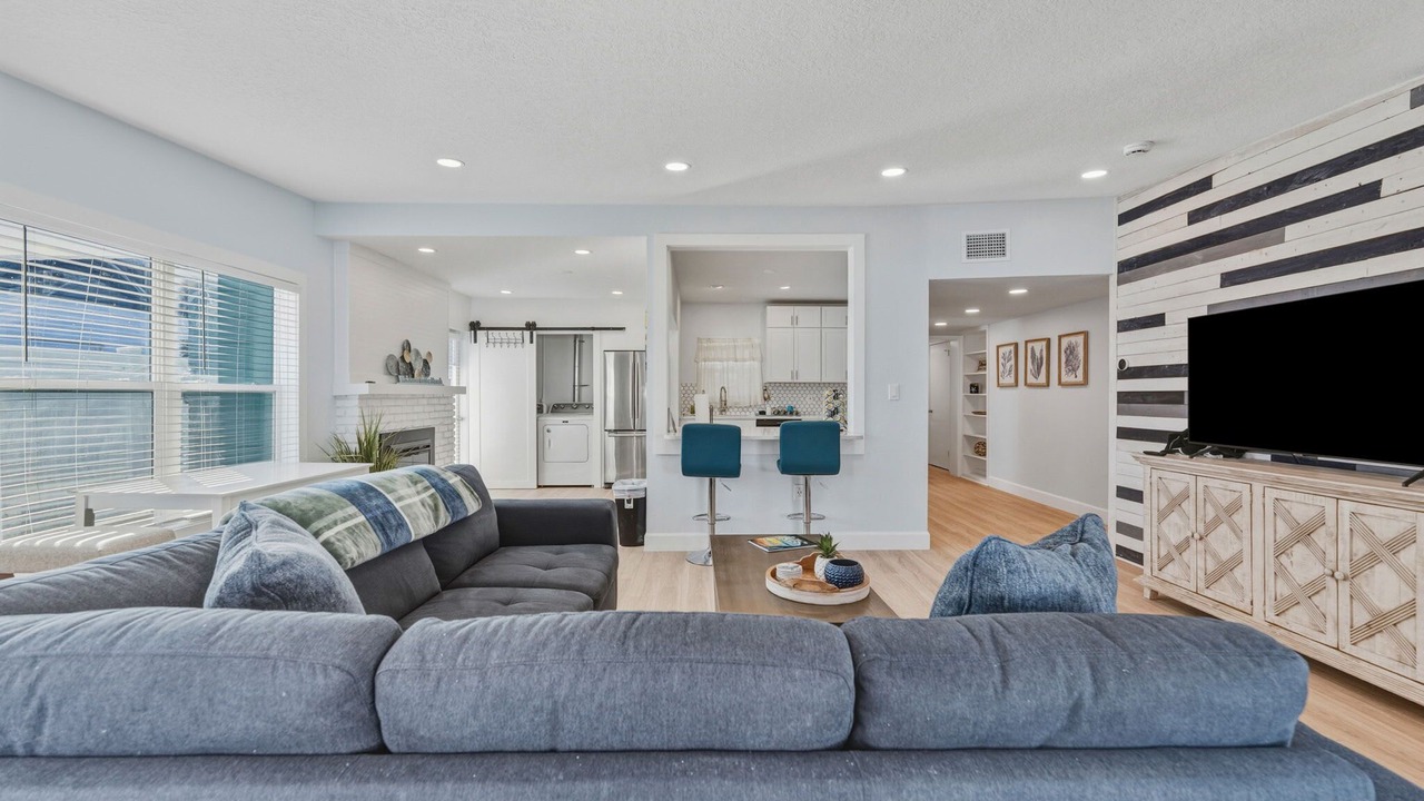 Photo of Livingroom in South Pinellas Community Council