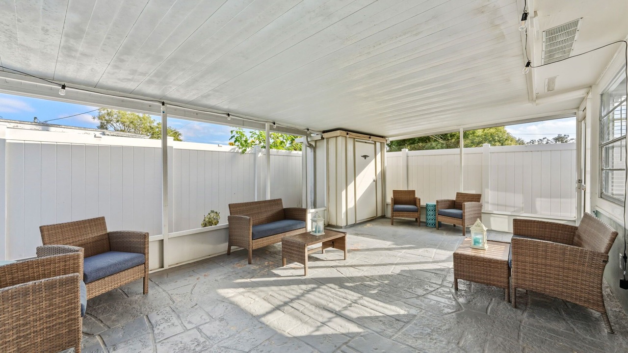 Photo of Patio Balcony in South Pinellas Community Council