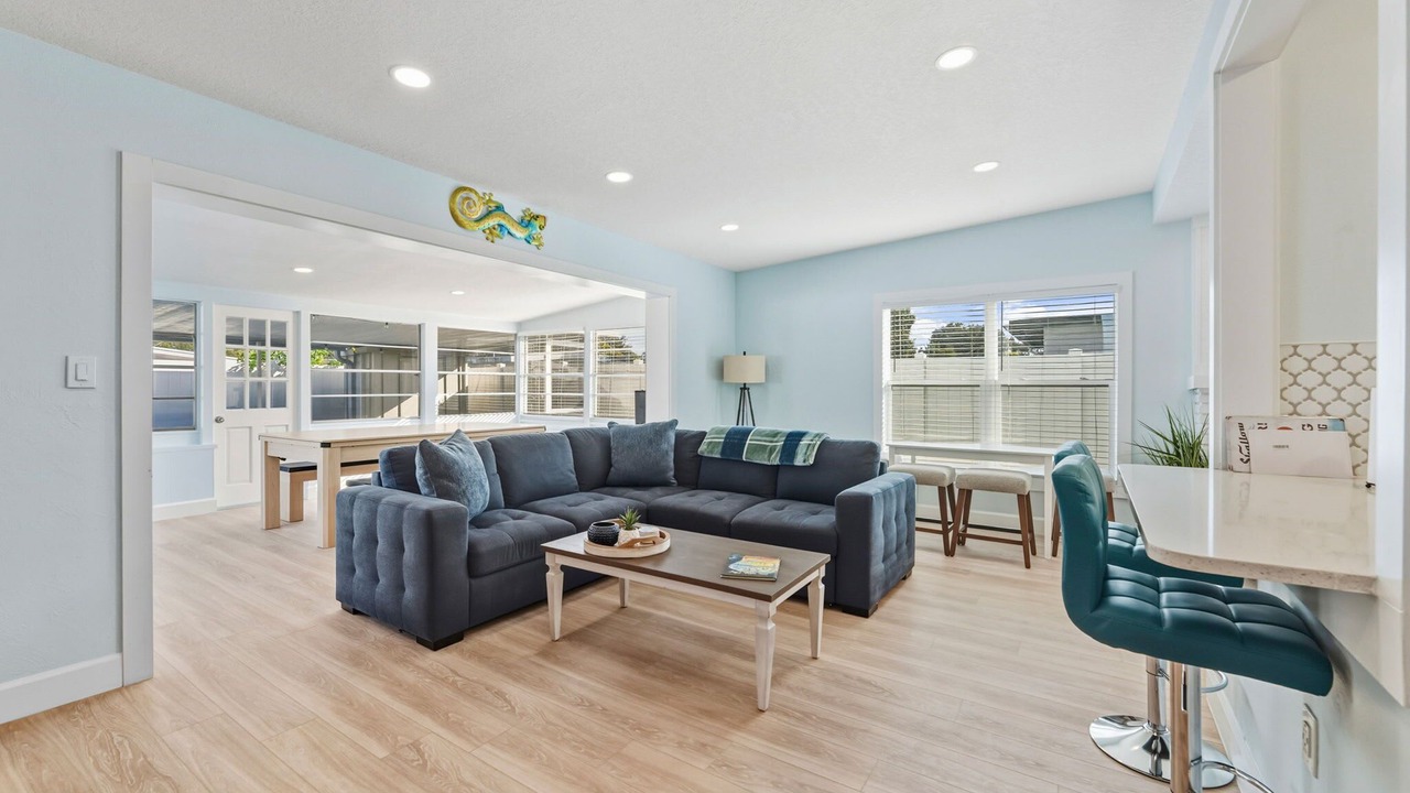 Photo of Livingroom in South Pinellas Community Council