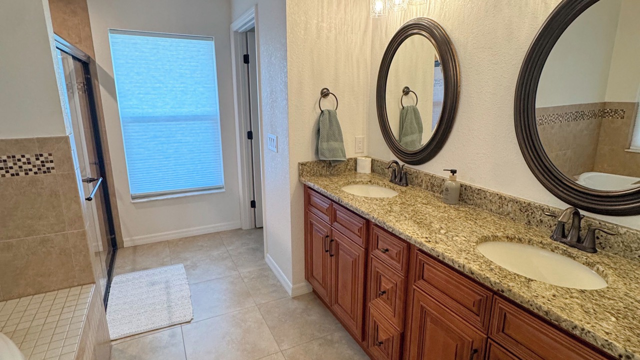 Photo of Bathroom in Edgewater