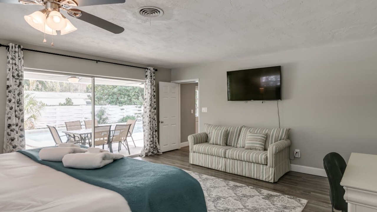 Photo of Bedroom in Palm Gardens