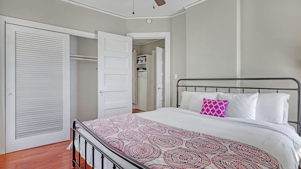Photo of Bedroom in Tropic
