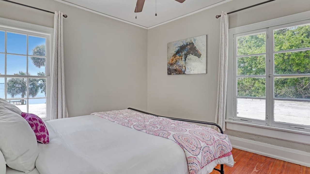 Photo of Bedroom in Tropic