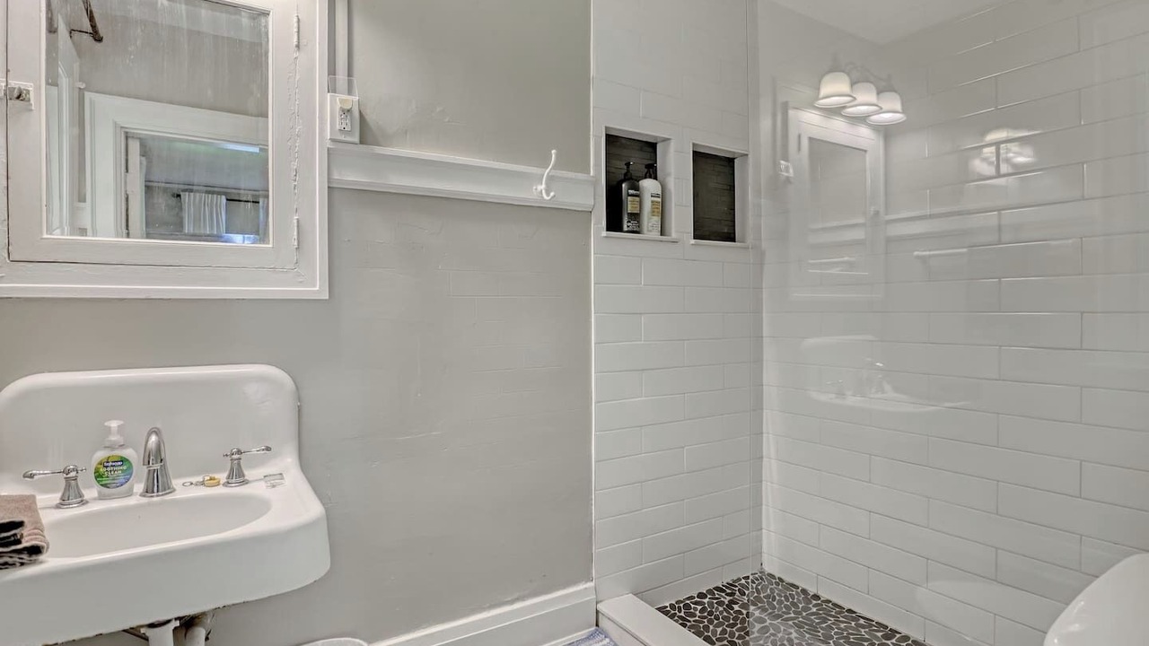 Photo of Bathroom in Tropic
