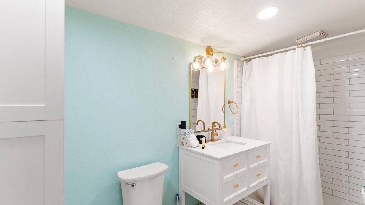 Photo of Bathroom in Lake Hamilton