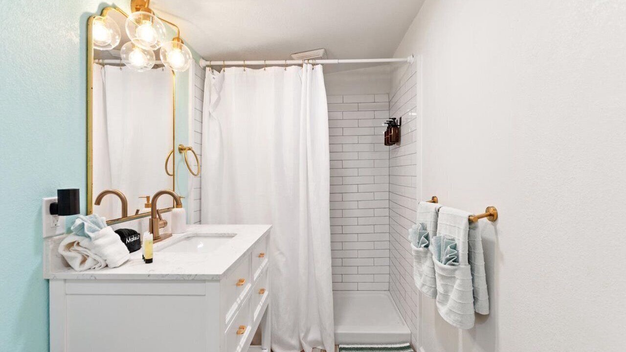 Photo of Bathroom in Lake Hamilton