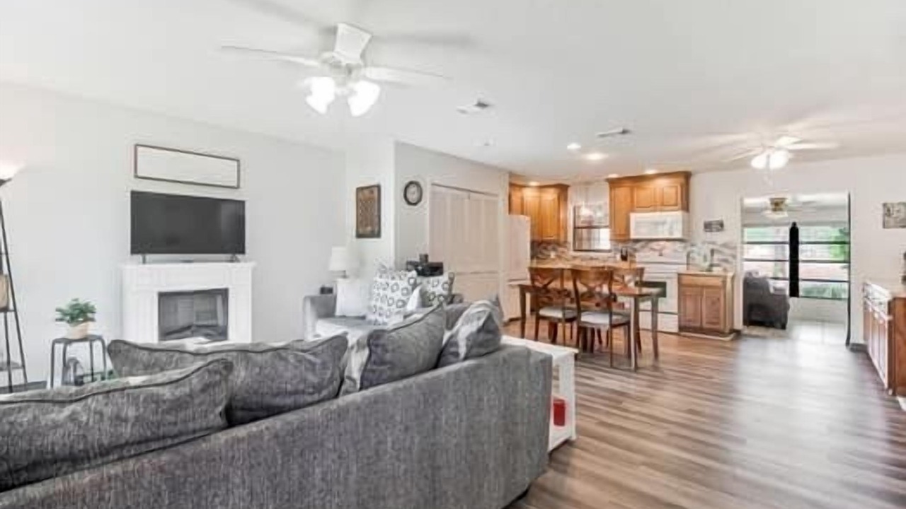 Photo of Livingroom in Florida Panhandle
