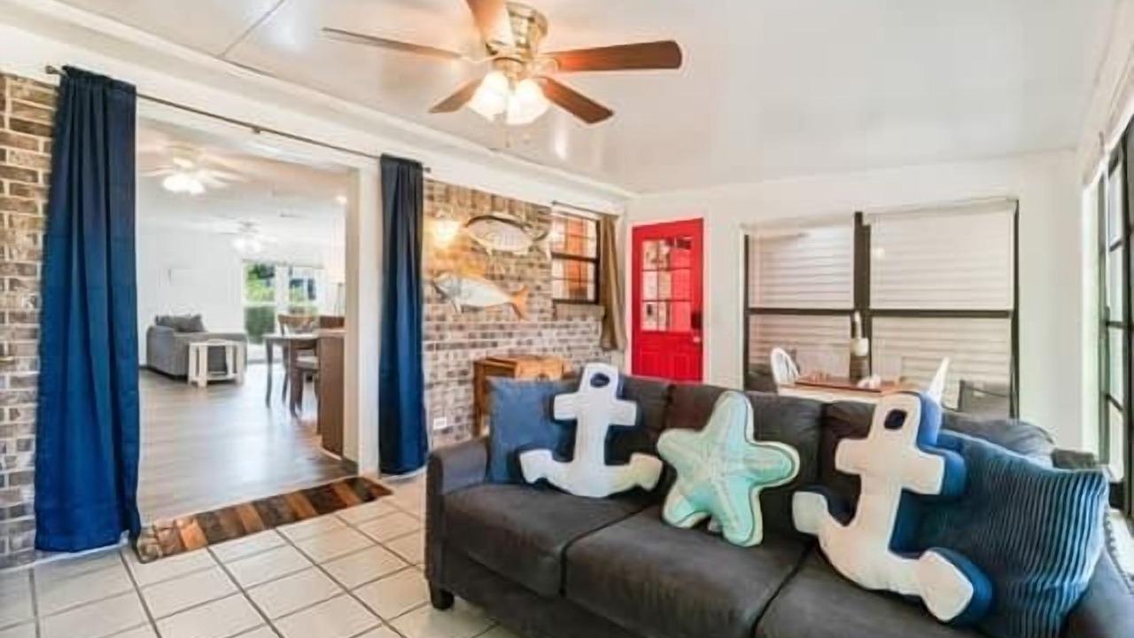 Photo of Livingroom in Florida Panhandle
