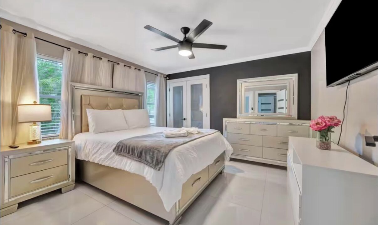 Photo of Bedroom in North Forest Hills