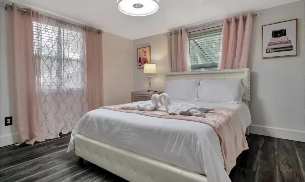 Photo of Bedroom in North Forest Hills