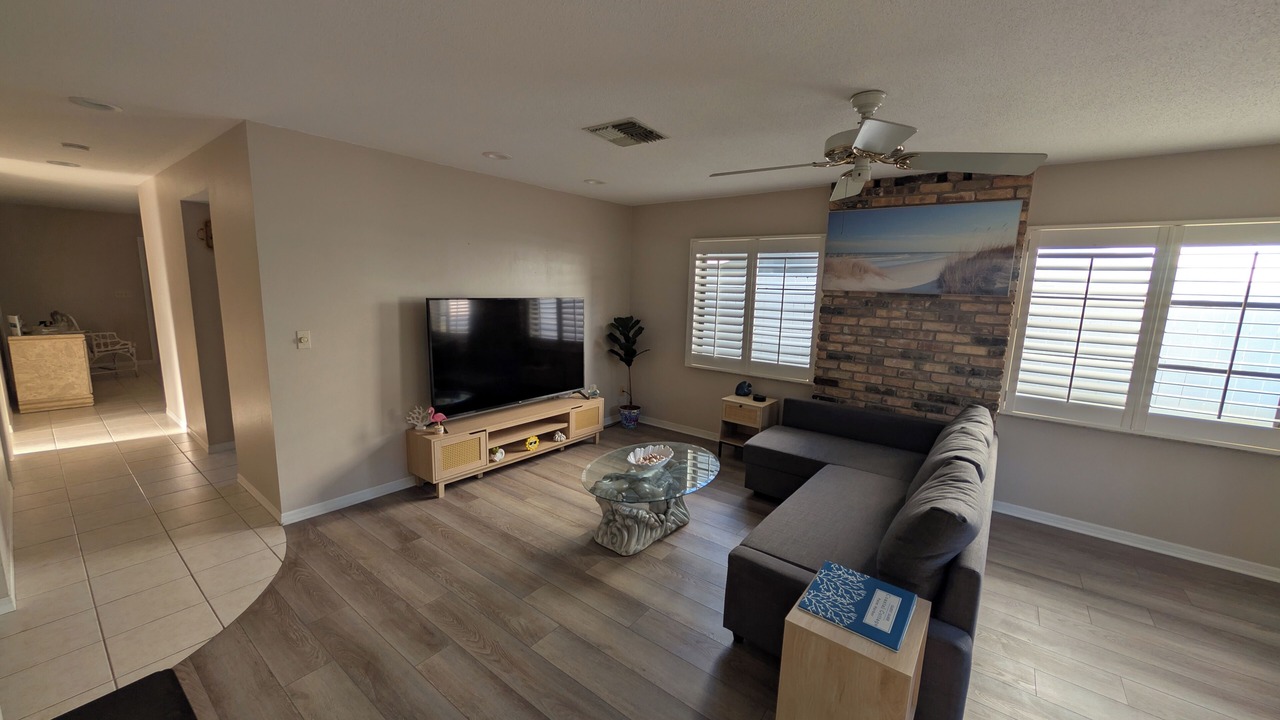 Photo of Livingroom in Ozona