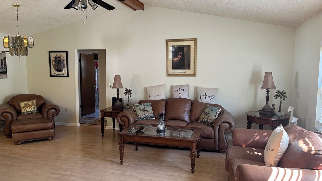 Photo of Livingroom in Spring Hill