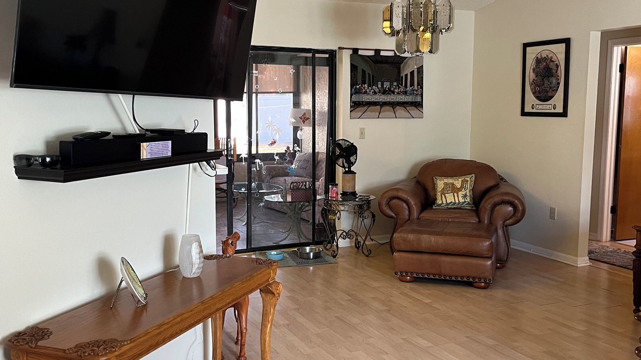 Photo of Livingroom in Spring Hill