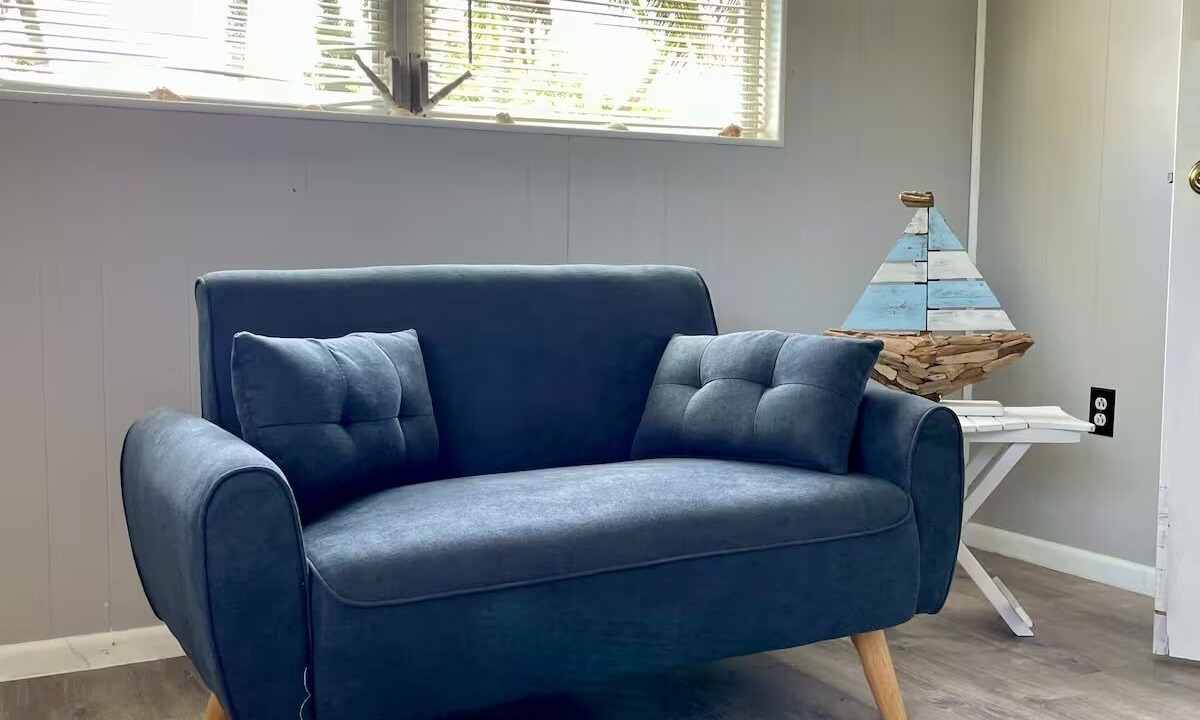 Photo of Livingroom in Bokeelia