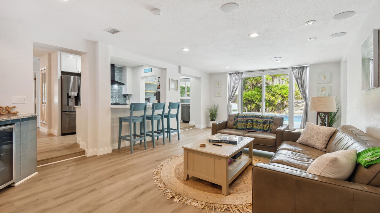 Photo of Livingroom in South Pinellas Community Council