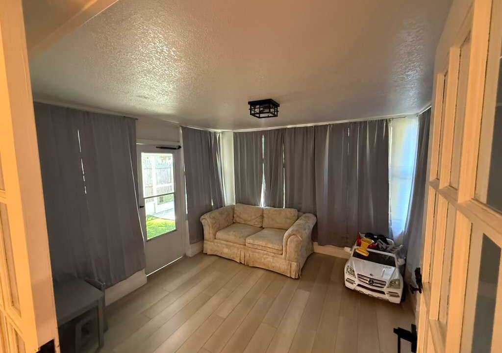 Photo of Livingroom in New Port Richey East