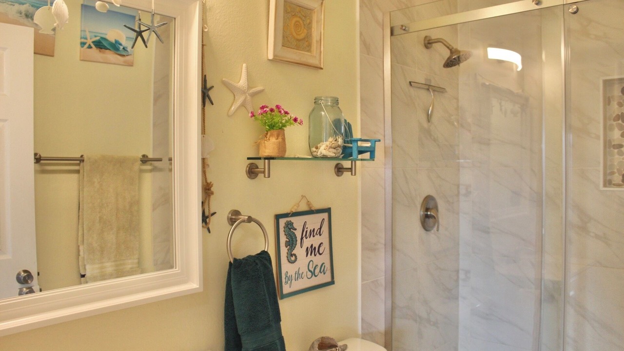 Photo of Bathroom in Candler