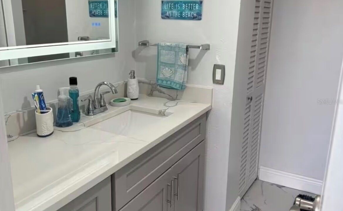 Photo of Bathroom in Sand Key