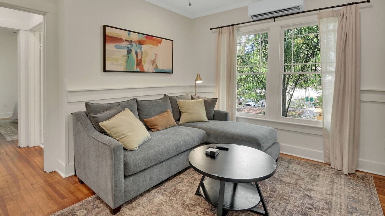 Photo of Livingroom in Rogers Deland
